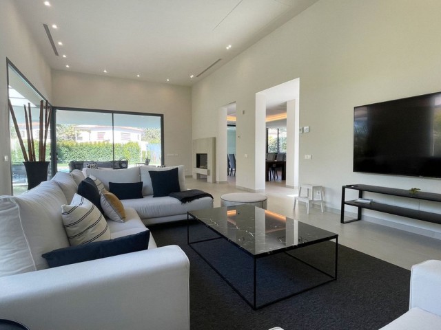 5 Bedrooms Villa in The Golden Mile
