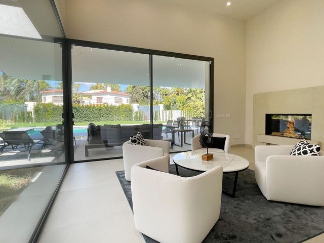 5 Bedrooms Villa in The Golden Mile