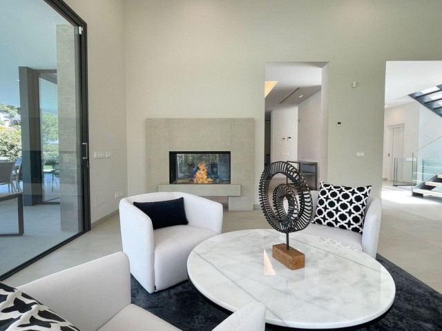 5 Bedrooms Villa in The Golden Mile