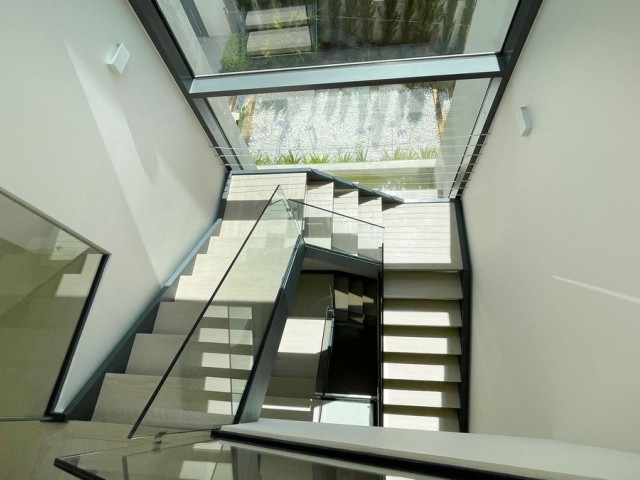 5 Bedrooms Villa in The Golden Mile