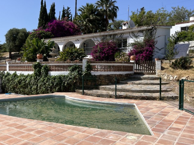 Villa con 3 Dormitorios  en La Duquesa