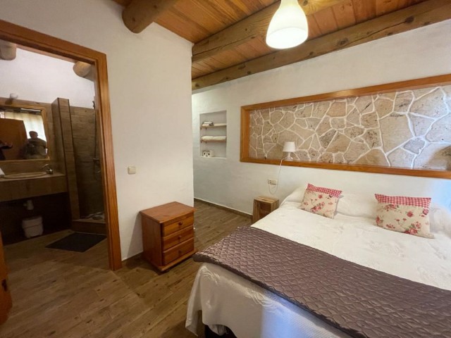 Commercial avec 16 Chambres  à Alhaurín el Grande