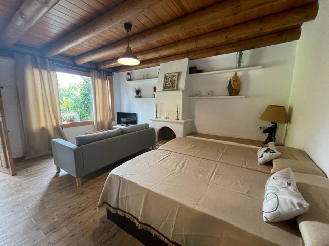 Commercial avec 16 Chambres  à Alhaurín el Grande