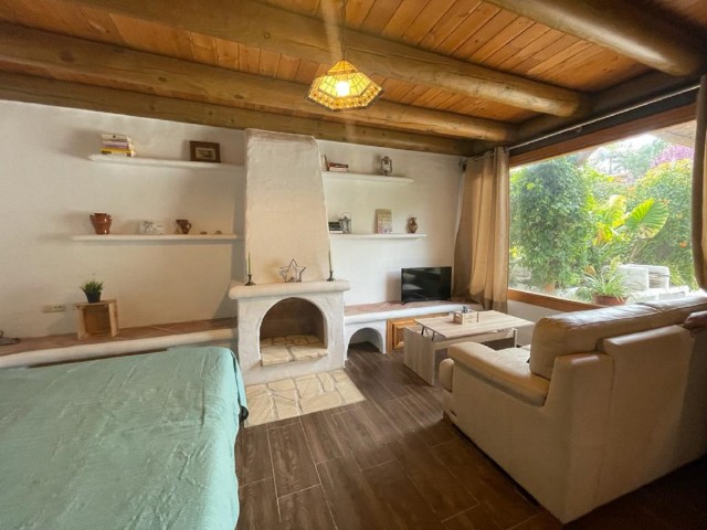 Commercial avec 16 Chambres  à Alhaurín el Grande