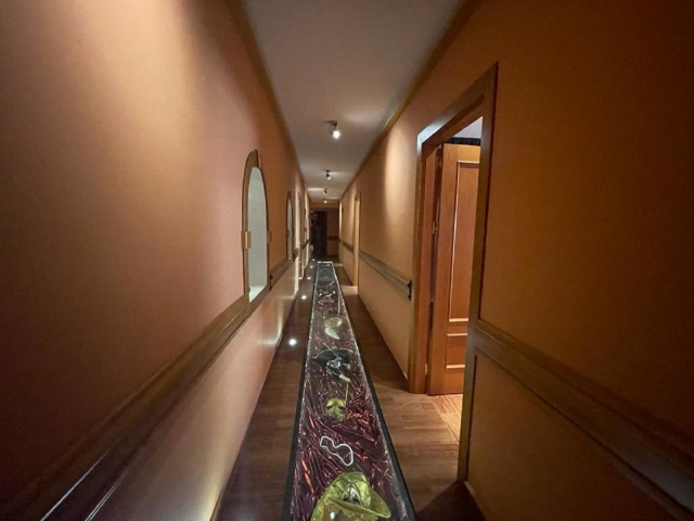 Commercial avec 16 Chambres  à Alhaurín el Grande