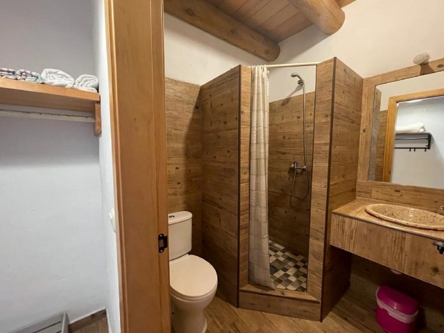 Commercial avec 16 Chambres  à Alhaurín el Grande