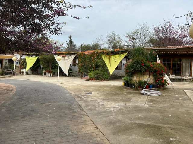 Commercial avec 16 Chambres  à Alhaurín el Grande