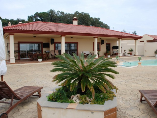 4 Soveroms Villa i Estepona
