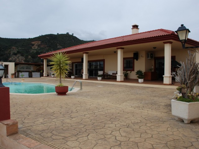 4 Soveroms Villa i Estepona