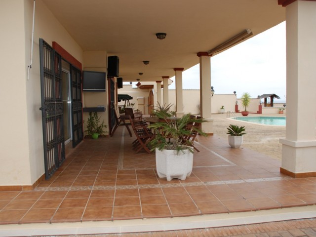 4 Soveroms Villa i Estepona