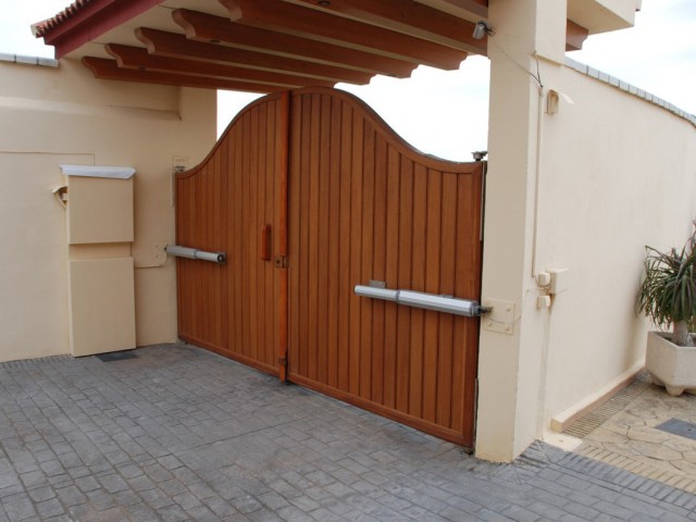 4 Soveroms Villa i Estepona