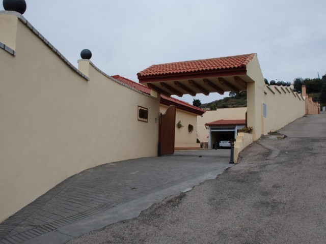 4 Soveroms Villa i Estepona