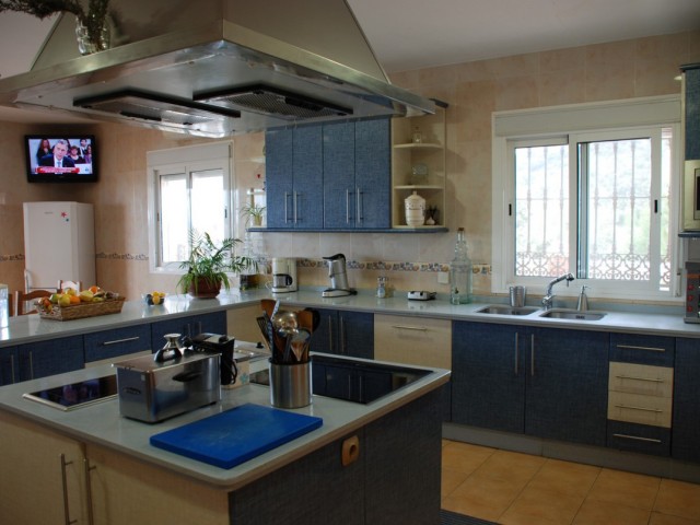 4 Soveroms Villa i Estepona