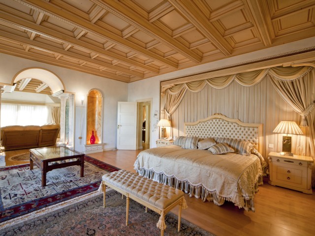 7 Makuuhuoneen Huvila Puerto Banús