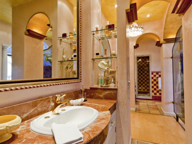 7 Makuuhuoneen Huvila Puerto Banús