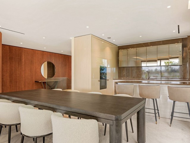 4 Bedrooms Apartment in The Golden Mile