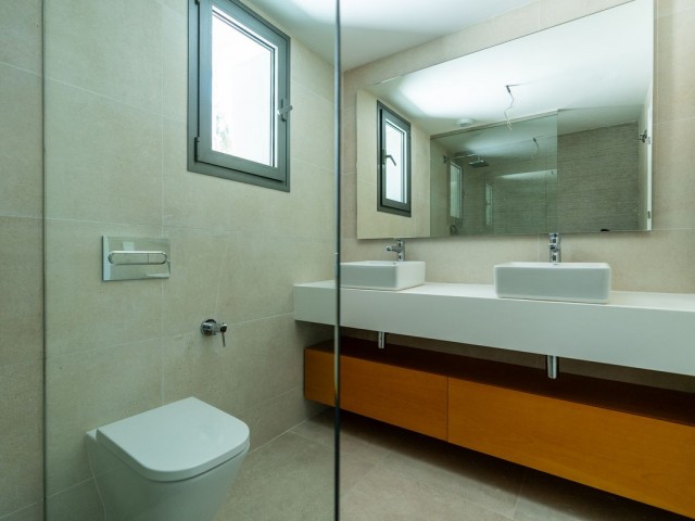 3 Slaapkamer Rijtjeshuis in El Chaparral