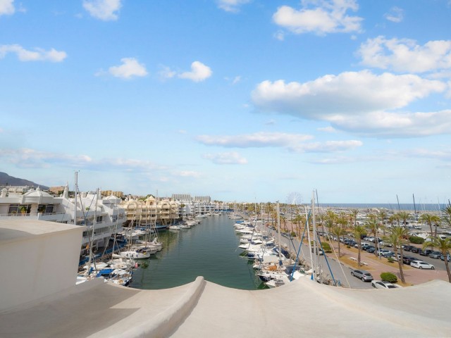 4 Bedrooms Apartment in Benalmadena Costa
