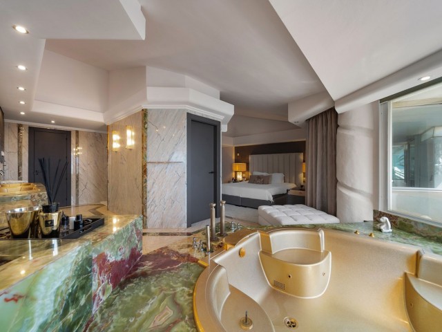 4 Bedrooms Apartment in Benalmadena Costa