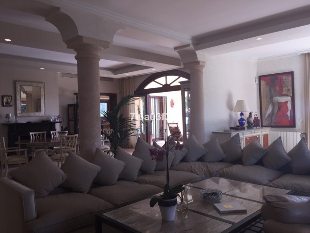 5 Slaapkamer Villa in Nueva Andalucía