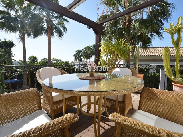 5 Schlafzimmer Villa in Nueva Andalucía