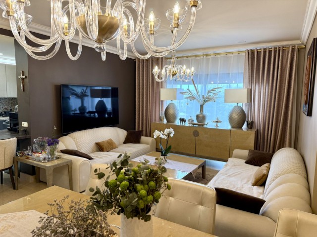 5 Bedrooms Apartment in Benahavís