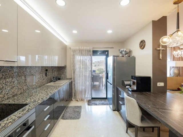 5 Bedrooms Apartment in Benahavís