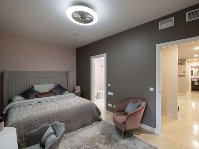 5 Bedrooms Apartment in Benahavís