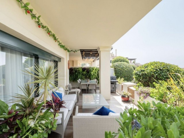 5 Bedrooms Apartment in Benahavís