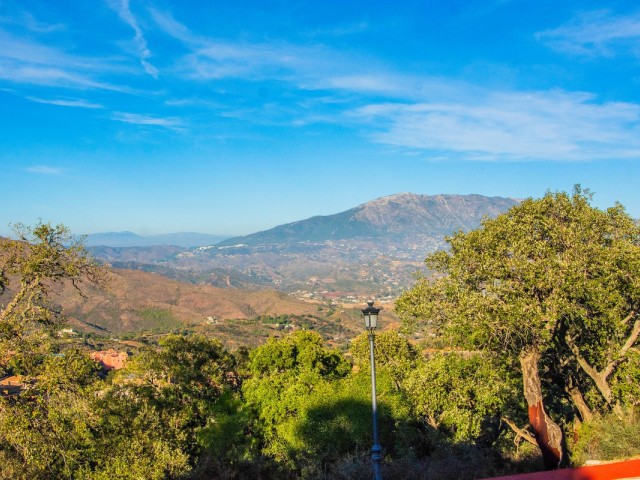 4 Bedrooms Villa in La Mairena