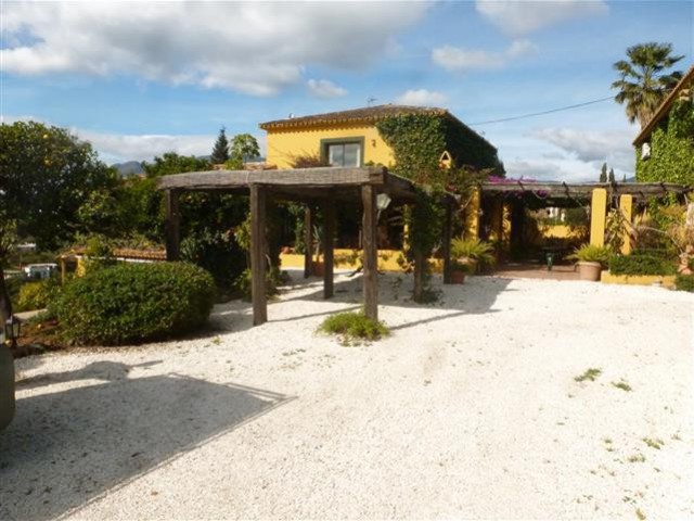 6 Soveroms Villa i Estepona
