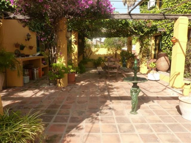 6 Soveroms Villa i Estepona
