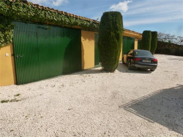 6 Soveroms Villa i Estepona