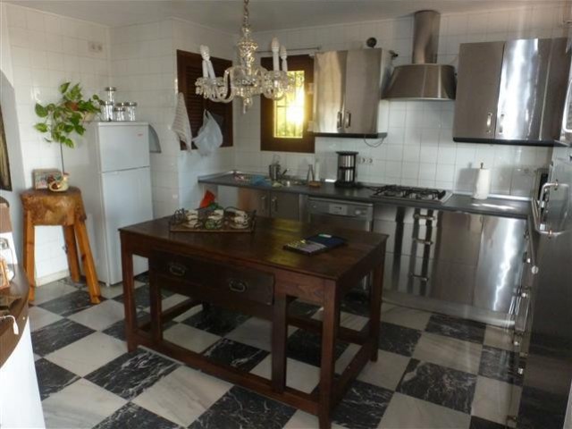 6 Soveroms Villa i Estepona