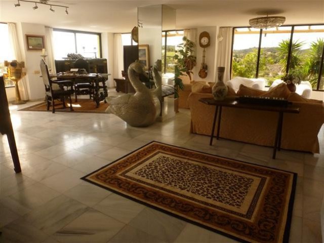 6 Soveroms Villa i Estepona