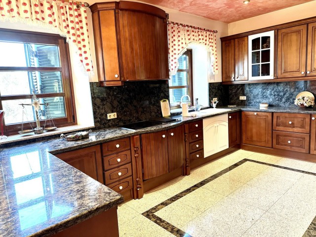 6 Bedrooms Villa in Campo Mijas