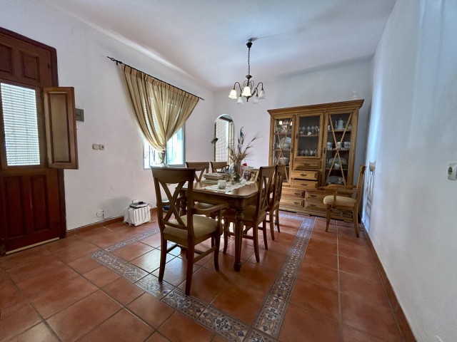 6 Makuuhuoneen Huvila Estepona