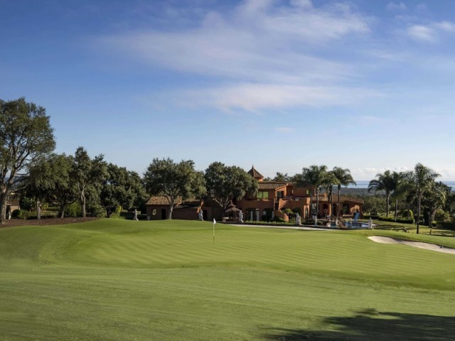  Perceel in San Roque Club