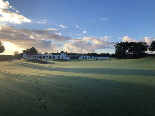  Grundstück in San Roque Club