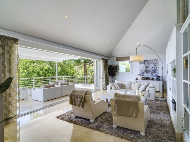 5 Bedrooms Villa in El Madroñal