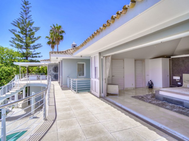 5 Bedrooms Villa in El Madroñal