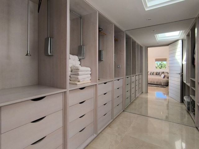 5 Bedrooms Villa in El Madroñal