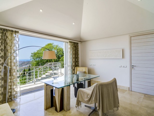 5 Bedrooms Villa in El Madroñal