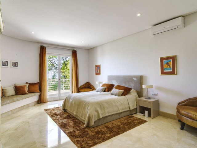 5 Bedrooms Villa in El Madroñal