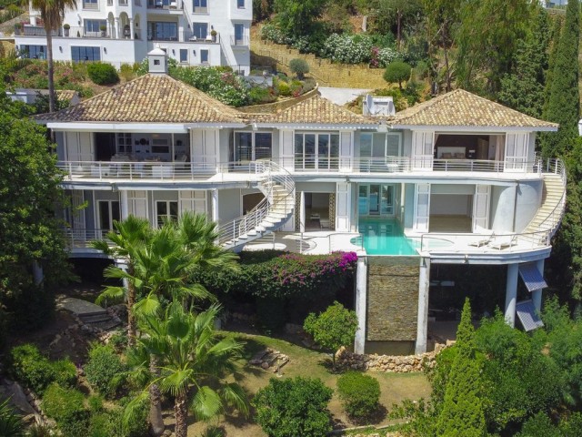 Villa avec 5 Chambres  à El Madroñal