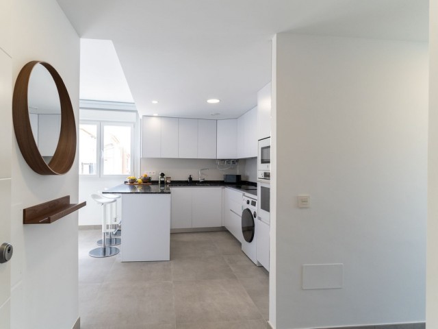 Commercial avec 17 Chambres  à Mijas Costa