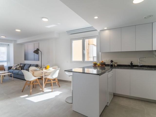 Commercial avec 17 Chambres  à Mijas Costa