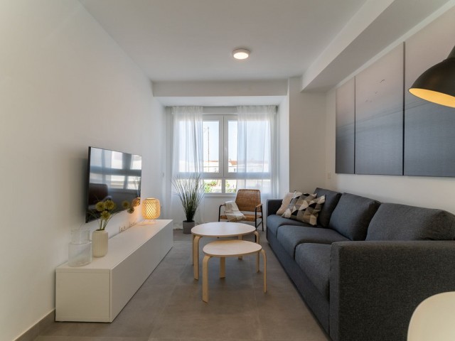 Commercial avec 17 Chambres  à Mijas Costa