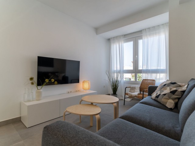 Commercial avec 17 Chambres  à Mijas Costa