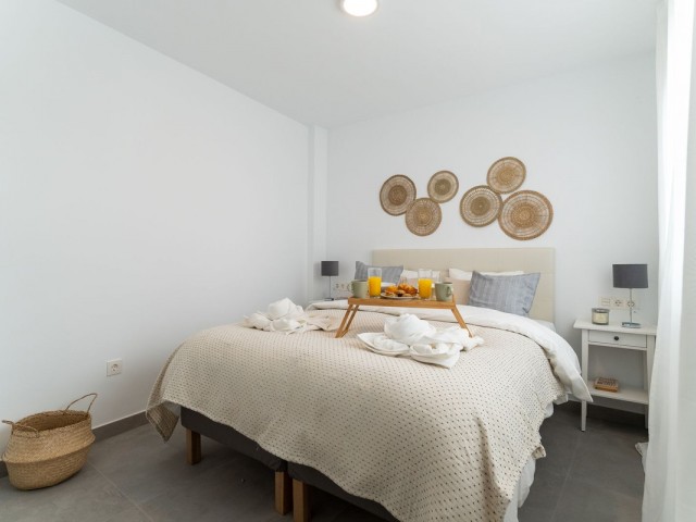 Commercial avec 17 Chambres  à Mijas Costa